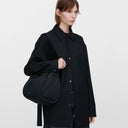 Sandqvist Curve - Beuteltasche 34 cm (black) - Ansicht 8